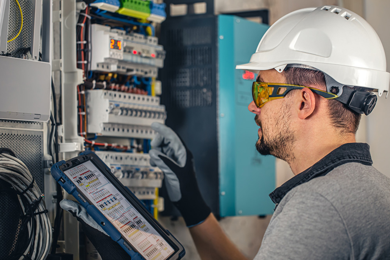 Industrie & Gewerbe bei Elektrotechnik SF in Grub am Forst