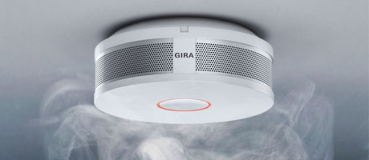 Gira Rauchwarnmelder bei Elektrotechnik SF in Grub am Forst