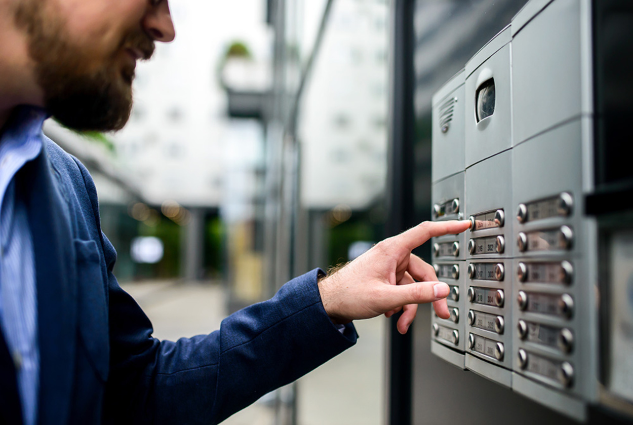Sprech­anlagen bei Elektrotechnik SF in Grub am Forst
