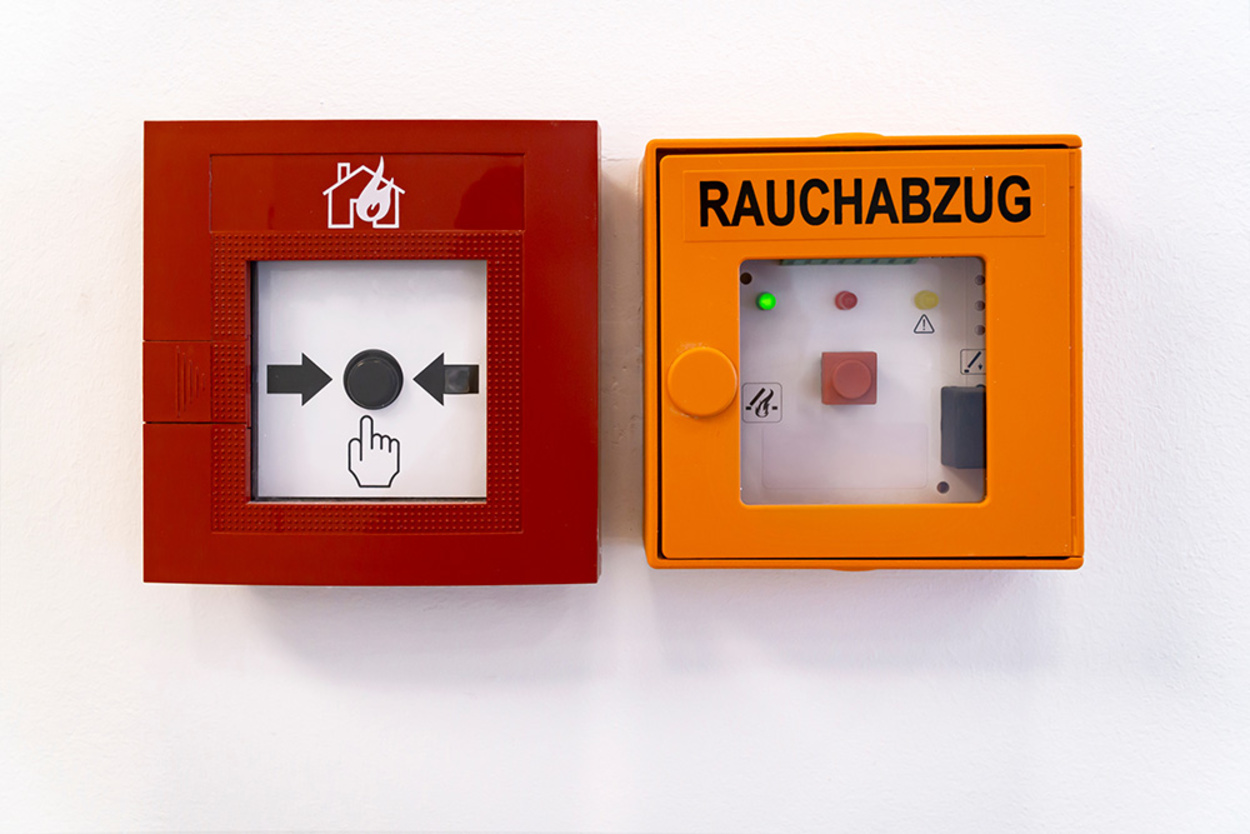 Rauchwärme­abzug bei Elektrotechnik SF in Grub am Forst